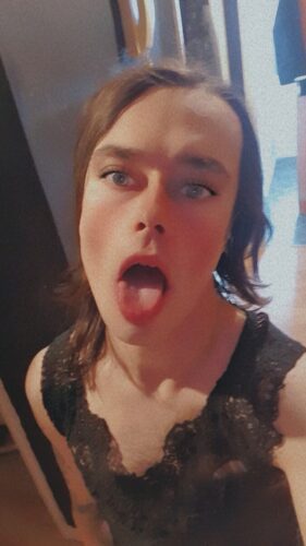 An obedient doll ready to please! 🥺